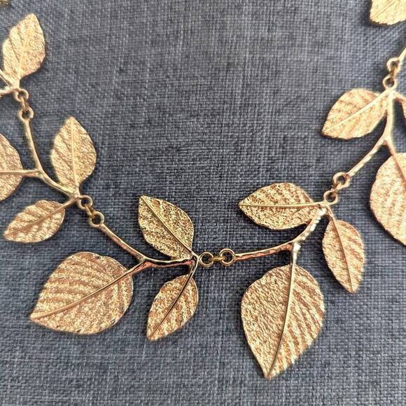 St. Thomas Gold Tone Chain Link Leaf Greek Collar Boho Wrap Necklace NWT 18" - Picture 3 of 4